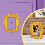 PHOTO FRAME FRIENDS PEEPHOLE
